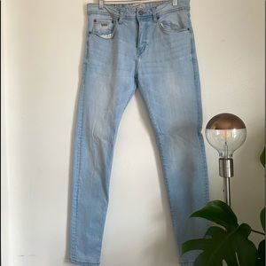 Like New PULL&BEAR Light Wash Skinny Jeans